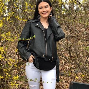 Meet your Posher, Sidney